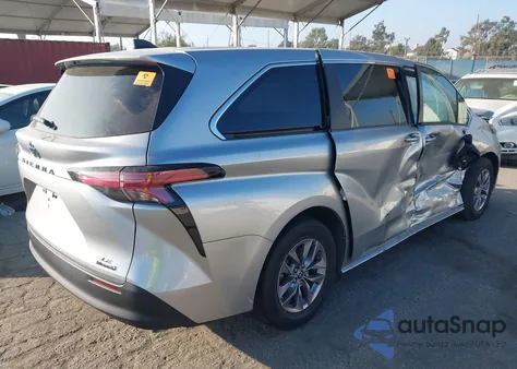 2021 Toyota Sienna Le z USA, uszkodzony, nr VIN 5TDKRKECXMS042563
